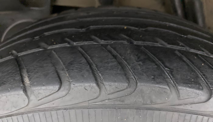 2012 Renault Duster RXZ DIESEL 110, Diesel, Manual, 1 km, Right Rear Tyre Tread