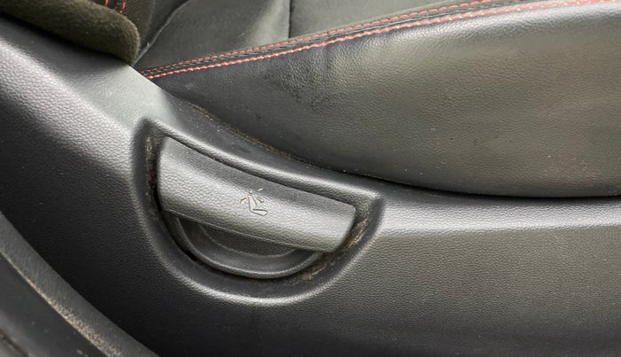 2018 Hyundai Grand i10 SPORTZ 1.2 KAPPA VTVT DUAL TONE, Petrol, Manual, 17,516 km, Driver Side Adjustment Panel