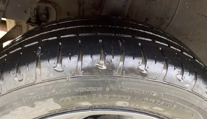 2018 Hyundai Grand i10 SPORTZ 1.2 KAPPA VTVT DUAL TONE, Petrol, Manual, 17,516 km, Right Rear Tyre Tread