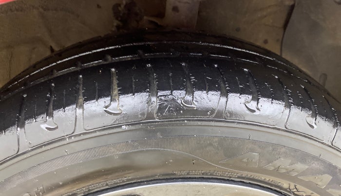 2018 Hyundai Grand i10 SPORTZ 1.2 KAPPA VTVT DUAL TONE, Petrol, Manual, 17,516 km, Right Front Tyre Tread