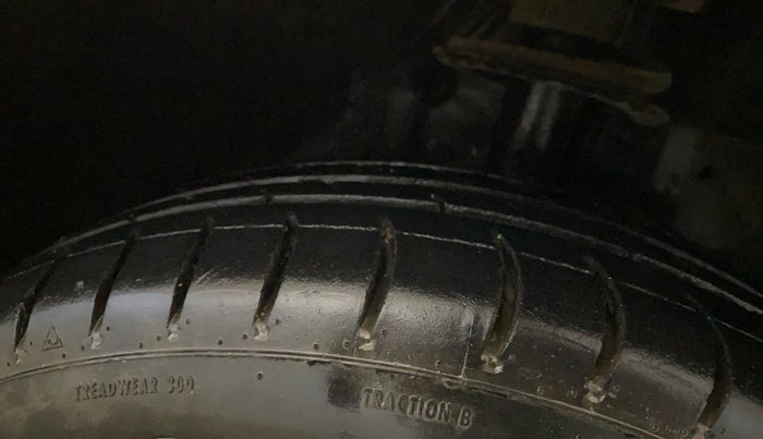 2015 Toyota Etios Liva G, Petrol, Manual, 76,851 km, Right Front Tyre Tread