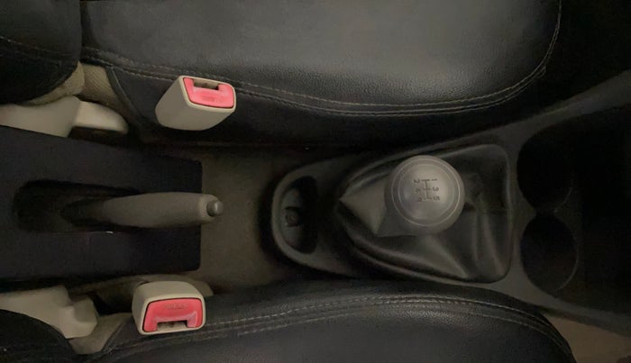 2015 Toyota Etios Liva G, Petrol, Manual, 76,851 km, Gear Lever