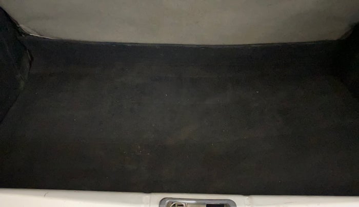 2015 Toyota Etios Liva G, Petrol, Manual, 76,851 km, Boot Inside