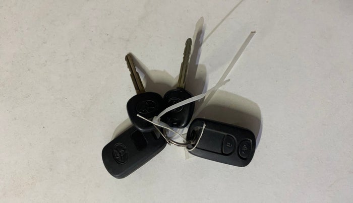 2015 Toyota Etios Liva G, Petrol, Manual, 76,851 km, Key Close Up