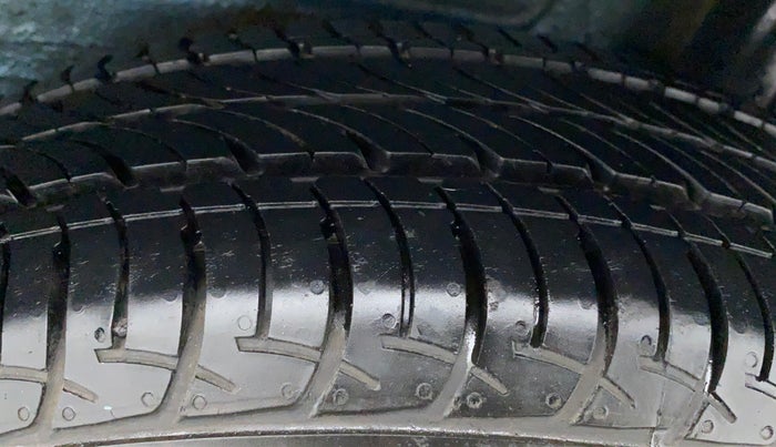 2020 Maruti New Wagon-R ZXI 1.2L AGS, Petrol, Automatic, 12,127 km, Left Front Tyre Tread