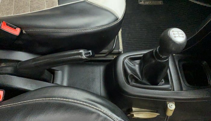 2013 Maruti Swift LXI, Petrol, Manual, 76,814 km, Gear Lever