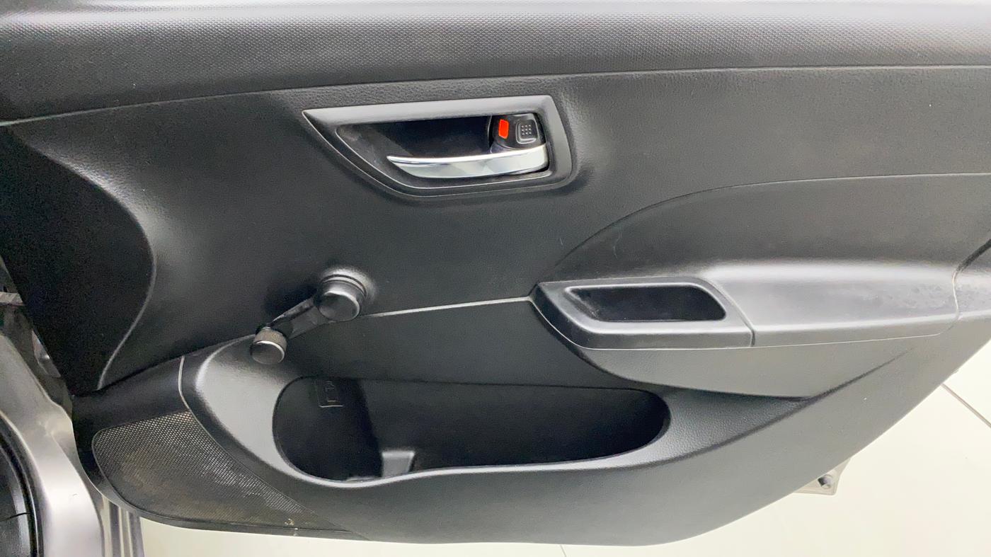 2013 Maruti Swift LXI, Petrol, Manual, 76,814 km, Driver Side Door Panels Control