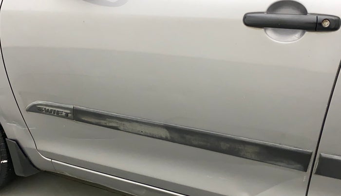 2013 Maruti Swift LXI, Petrol, Manual, 76,814 km, Front passenger door - Slightly dented