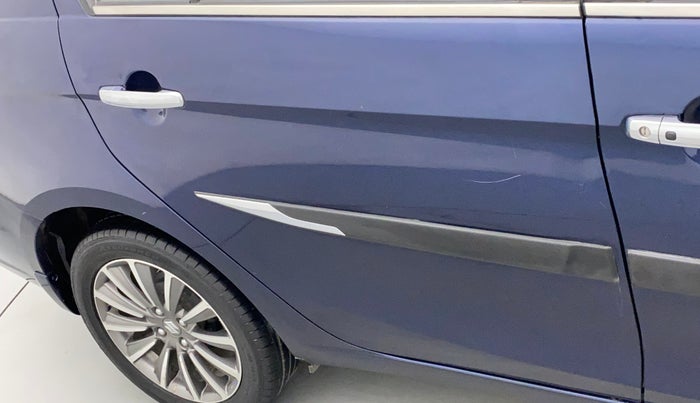 2022 Maruti Ciaz ALPHA  AT 1.5 SHVS PETROL, Petrol, Automatic, 36,014 km, Right rear door - Minor scratches