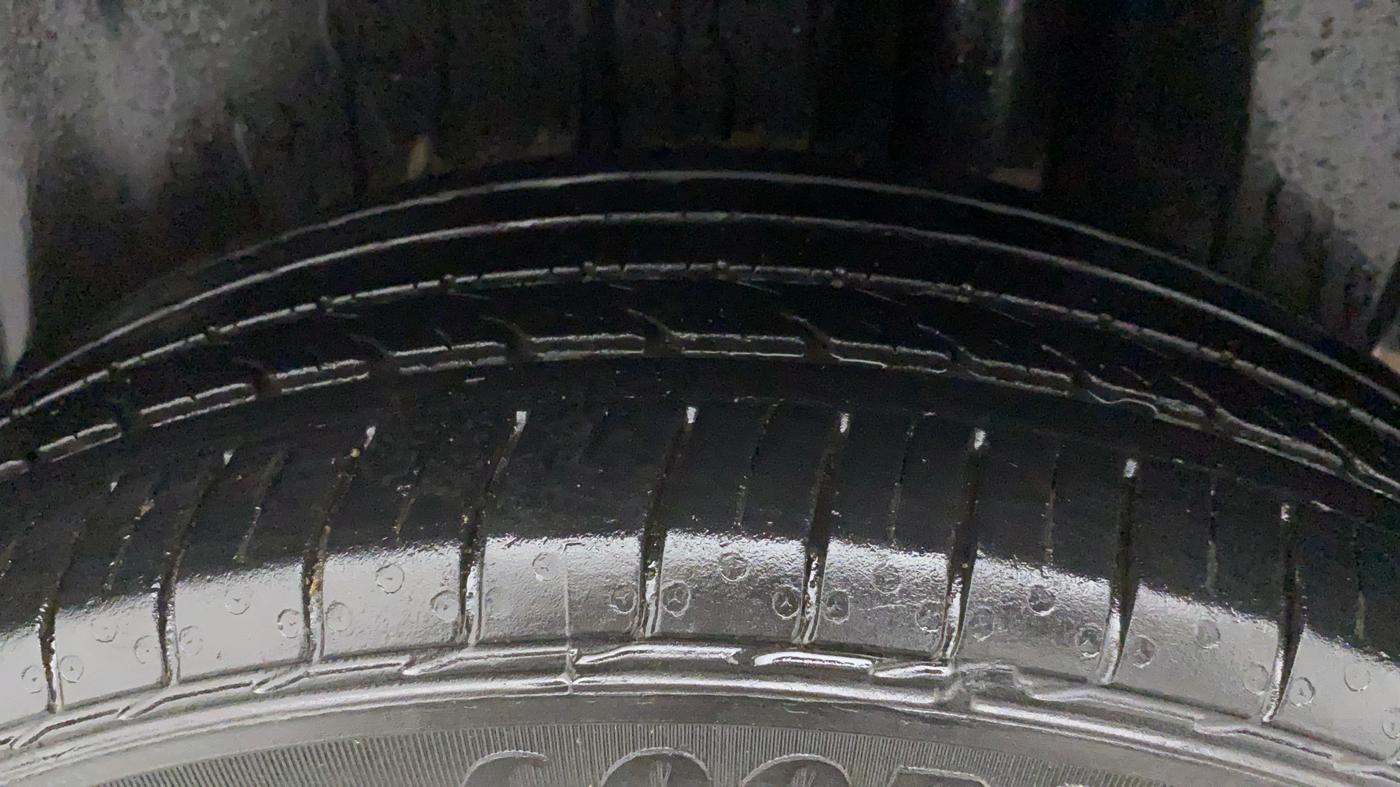 2022 Maruti Ciaz ALPHA  AT 1.5 SHVS PETROL, Petrol, Automatic, 36,036 km, Left Rear Tyre Tread