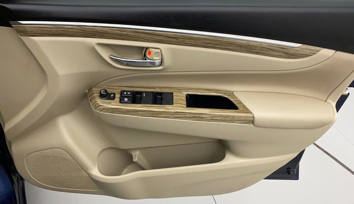 2022 Maruti Ciaz ALPHA  AT 1.5 SHVS PETROL, Petrol, Automatic, 36,014 km, Driver Side Door Panels Control