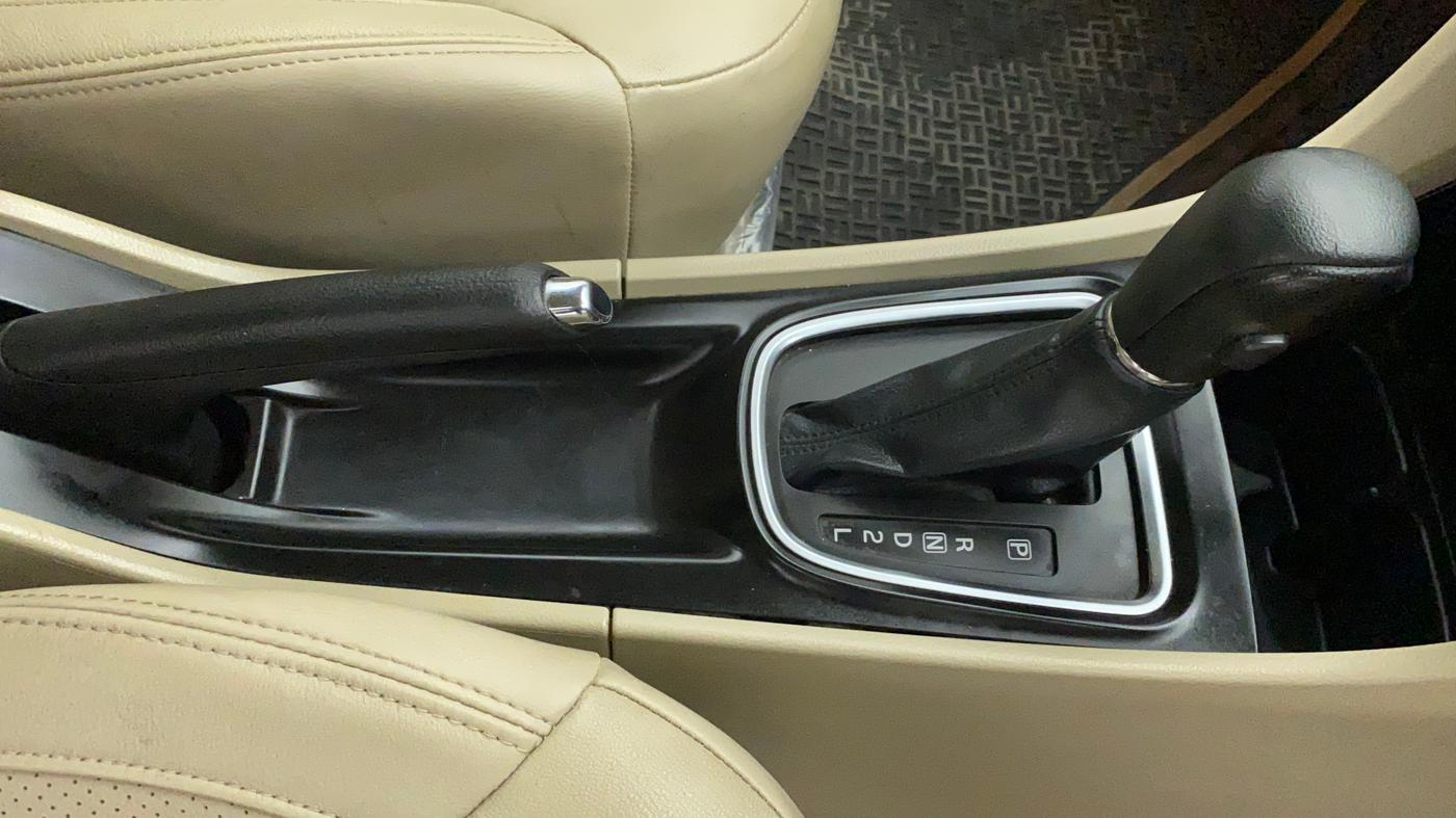 2022 Maruti Ciaz ALPHA  AT 1.5 SHVS PETROL, Petrol, Automatic, 36,036 km, Gear Lever