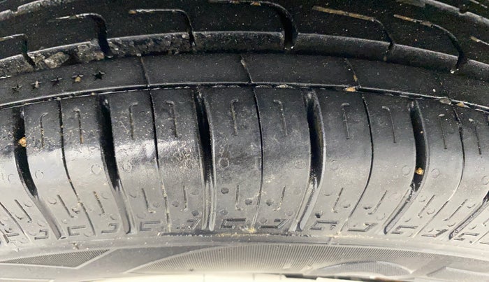 2016 Maruti Alto 800 LXI, Petrol, Manual, 49,557 km, Right Rear Tyre Tread