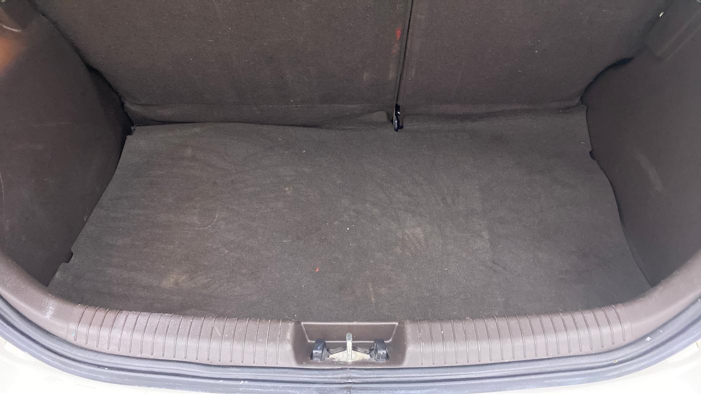2012 Hyundai i20 SPORTZ 1.2 VTVT, Petrol, Manual, 71,728 km, Boot Inside