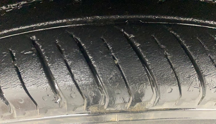 2021 Renault Kiger RXE MT, Petrol, Manual, 31,387 km, Left Front Tyre Tread