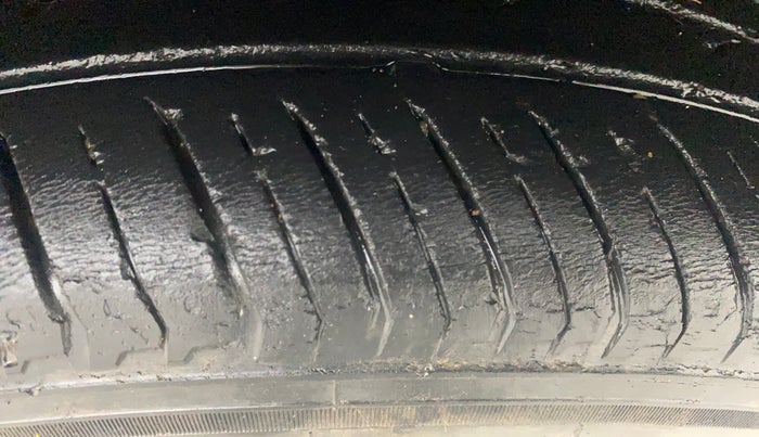 2021 Renault Kiger RXE MT, Petrol, Manual, 31,387 km, Left Rear Tyre Tread