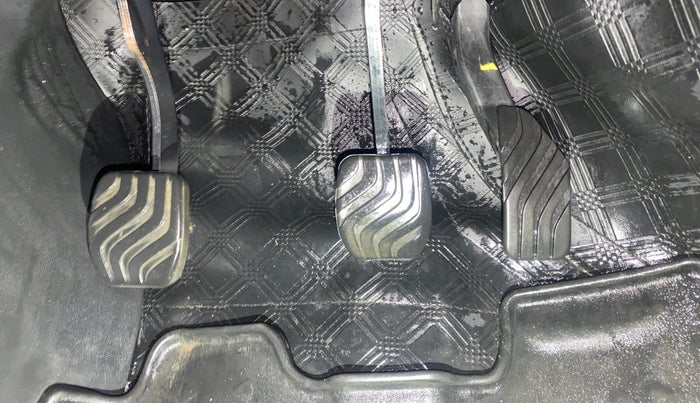 2021 Renault Kiger RXE MT, Petrol, Manual, 31,387 km, Pedals