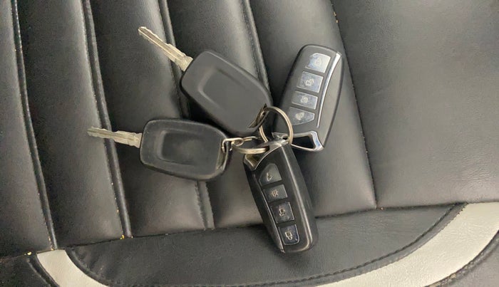 2021 Renault Kiger RXE MT, Petrol, Manual, 31,387 km, Key Close Up