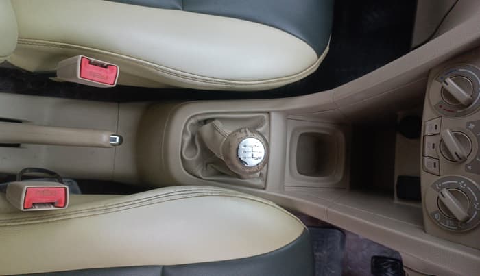 2015 Maruti Ertiga ZXI, Petrol, Manual, 1,04,247 km, Gear Lever