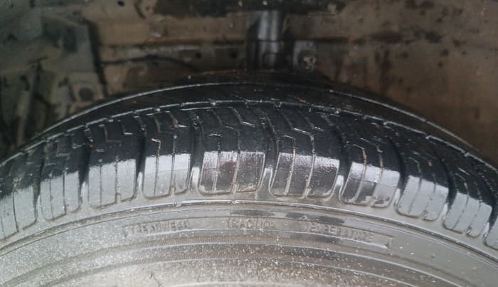 2015 Maruti Ertiga ZXI, Petrol, Manual, 1,04,247 km, Left Front Tyre Tread