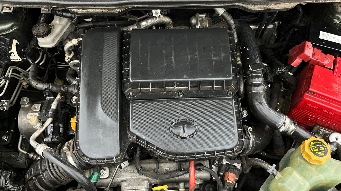 2022 Tata NEXON XZ PLUS DIESEL SUNROOF, Diesel, Manual, 1,13,927 km, Engine View