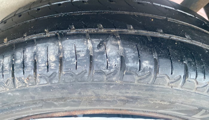 2016 Maruti Wagon R 1.0 VXI, Petrol, Manual, 1,45,459 km, Left Rear Tyre Tread