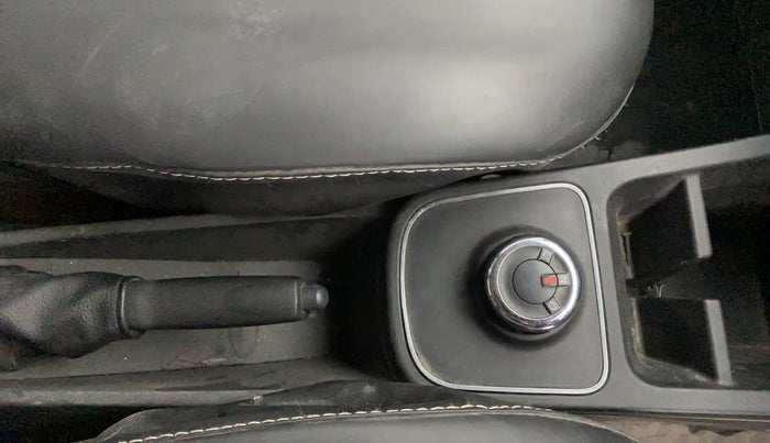 2022 Renault Kwid RXT 1.0 AMT (O), Petrol, Automatic, 39,276 km, Gear Lever