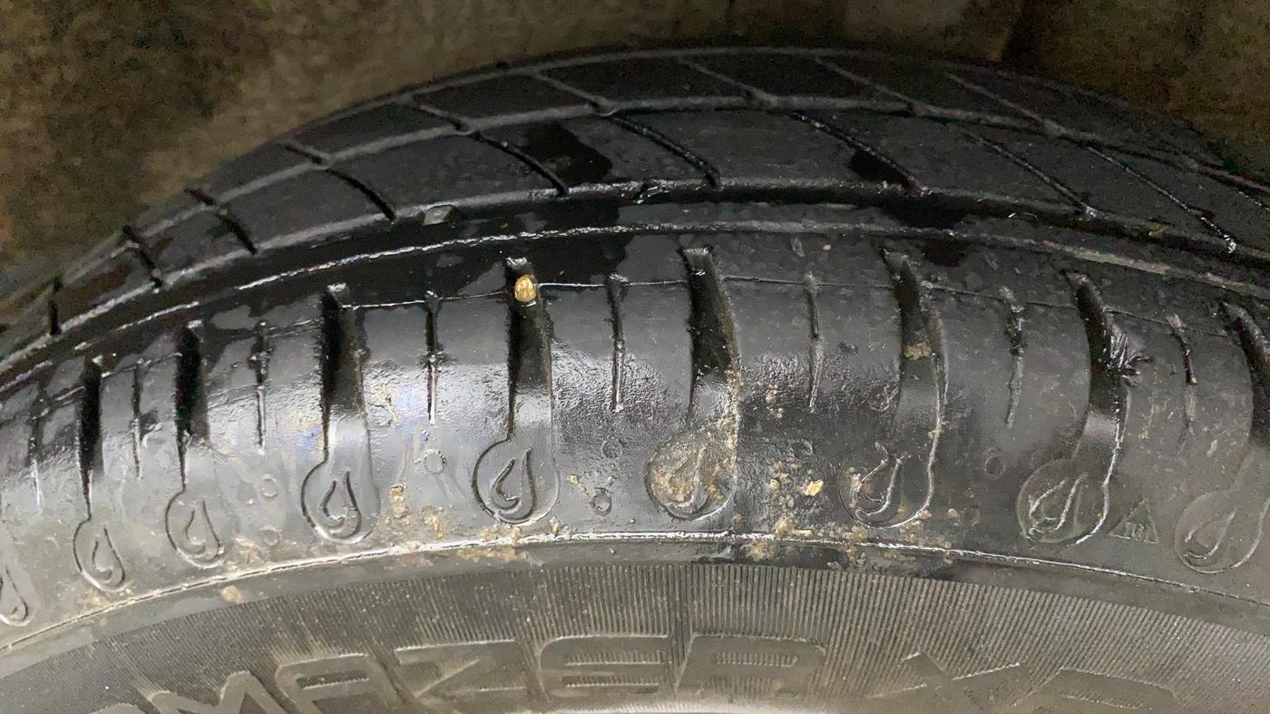 2022 Renault Kwid RXT 1.0 AMT (O), Petrol, Automatic, 39,352 km, Left Rear Tyre Tread