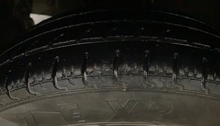 2021 Maruti New Wagon-R LXI CNG 1.0, CNG, Manual, 90,469 km, Left Front Tyre Tread