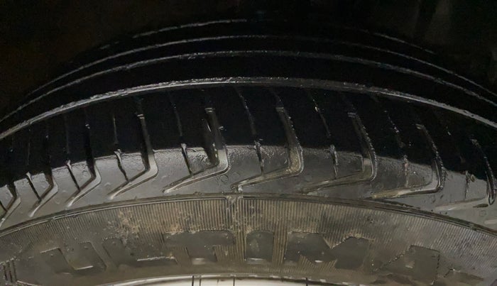 2021 Maruti New Wagon-R LXI CNG 1.0, CNG, Manual, 90,469 km, Right Front Tyre Tread