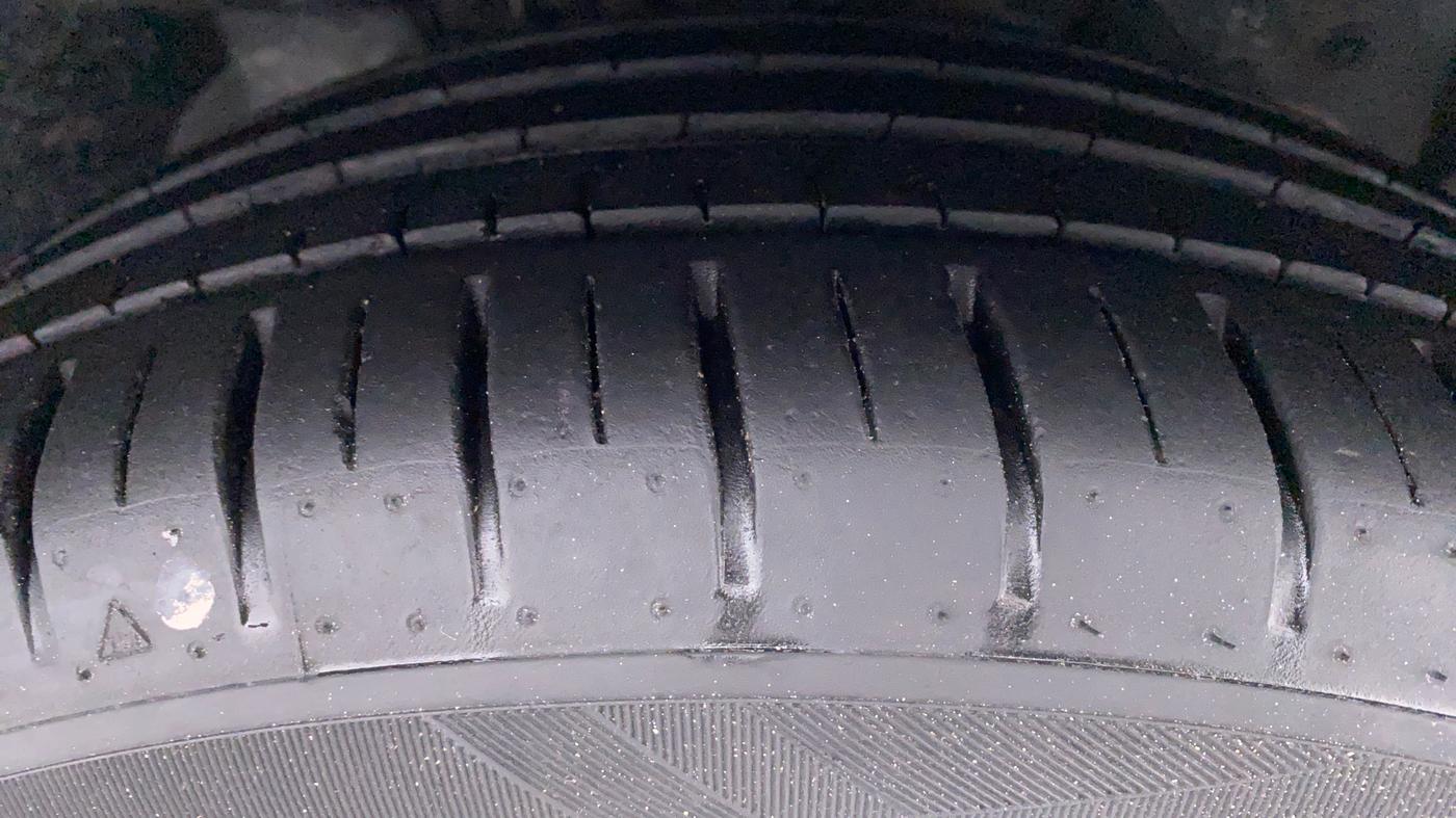 2021 Ford Figo Aspire 1.2 TITANIUM PETROL, Petrol, Manual, 10,772 km, Right Front Tyre Tread