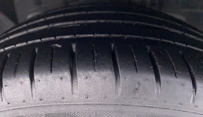 2021 Ford Figo Aspire 1.2 TITANIUM PETROL, Petrol, Manual, 10,772 km, Left Front Tyre Tread