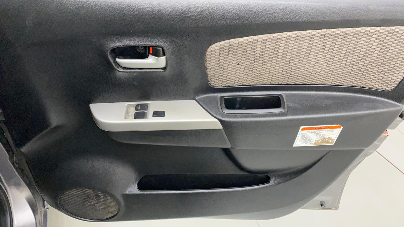 2014 Maruti Wagon R 1.0 LXI CNG, CNG, Manual, 1,11,834 km, Driver Side Door Panels Control