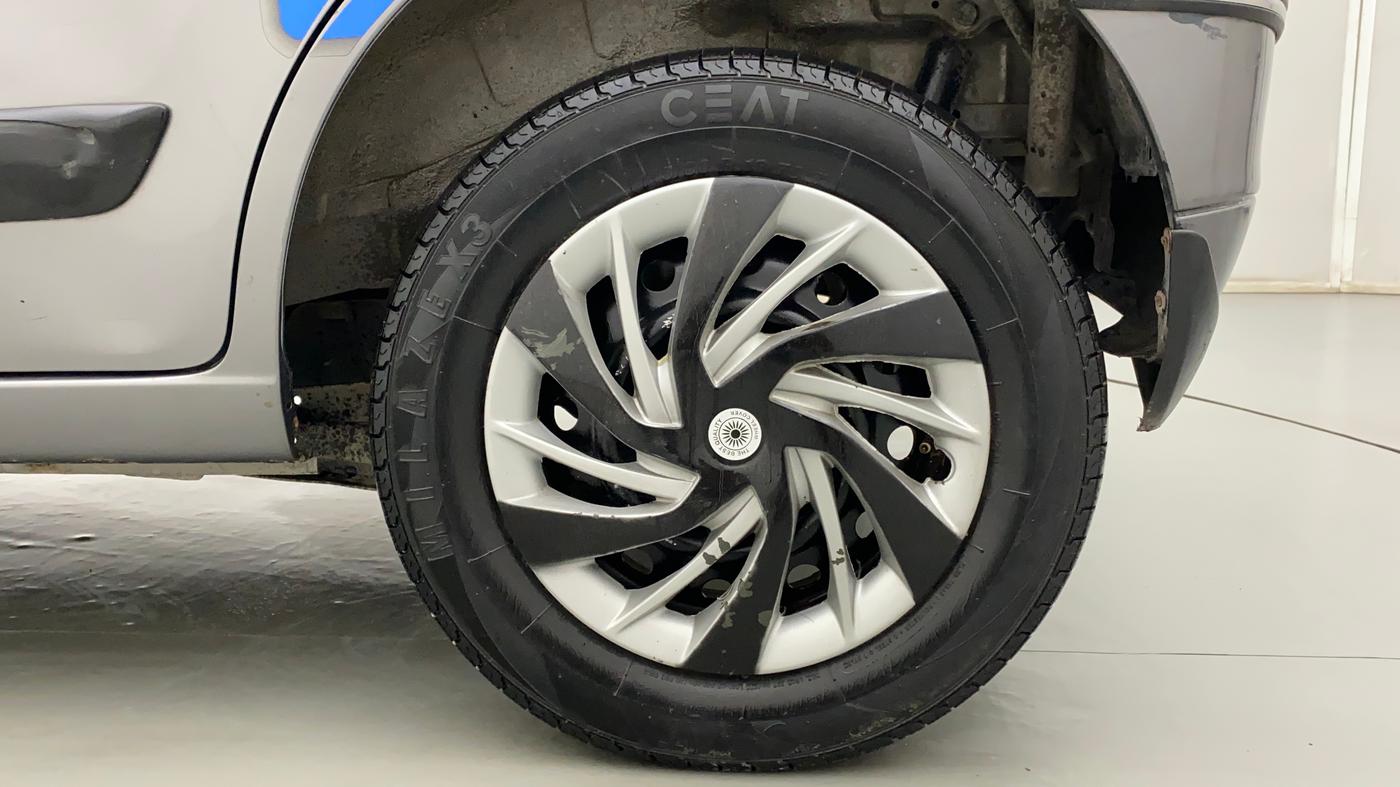 2014 Maruti Wagon R 1.0 LXI CNG, CNG, Manual, 1,11,834 km, Left Rear Wheel
