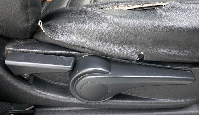 2017 Tata Tiago XZ 1.2 REVOTRON, Petrol, Manual, 33,270 km, Driver Side Adjustment Panel