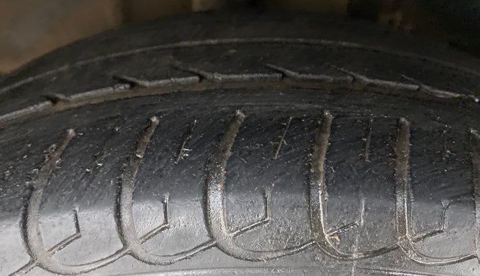 2017 Tata Tiago XZ 1.2 REVOTRON, Petrol, Manual, 33,270 km, Right Rear Tyre Tread