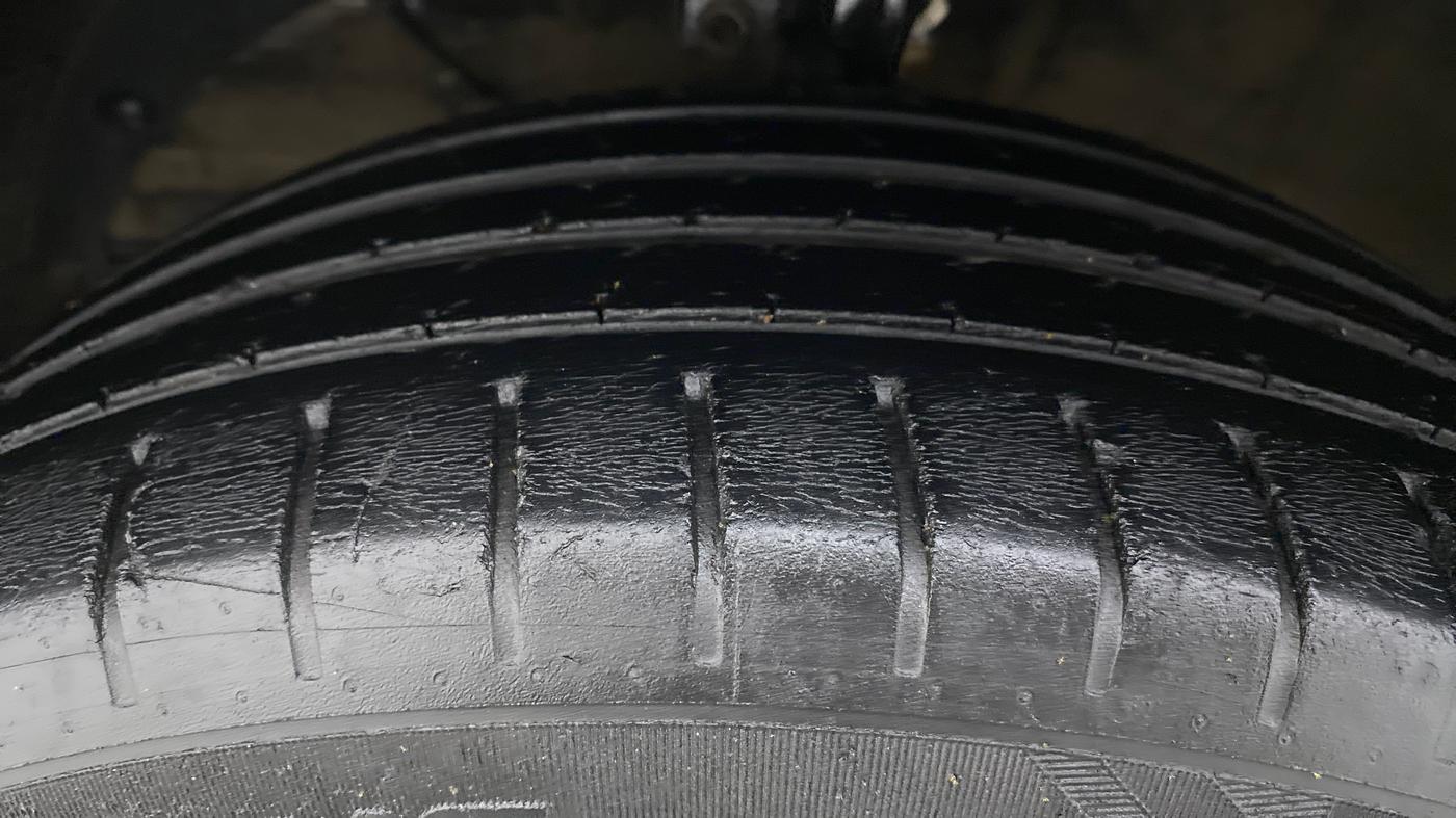 2018 Maruti Baleno ZETA PETROL 1.2, Petrol, Manual, 79,321 km, Left Front Tyre Tread