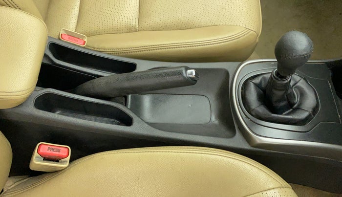 2015 Honda City 1.5L I-VTEC VX, Petrol, Manual, 1,09,081 km, Gear Lever