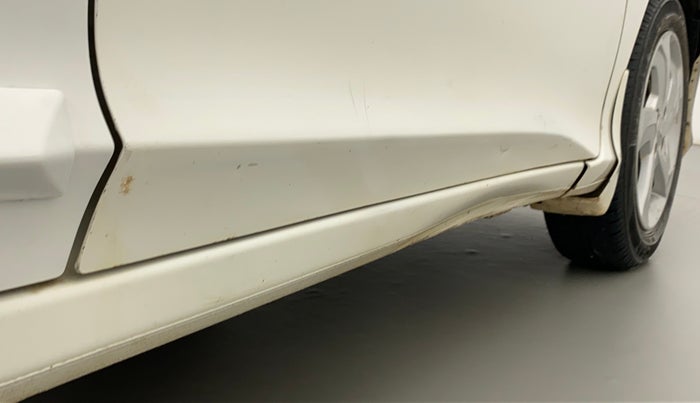 2015 Honda City 1.5L I-VTEC VX, Petrol, Manual, 1,09,081 km, Right running board - Slightly dented