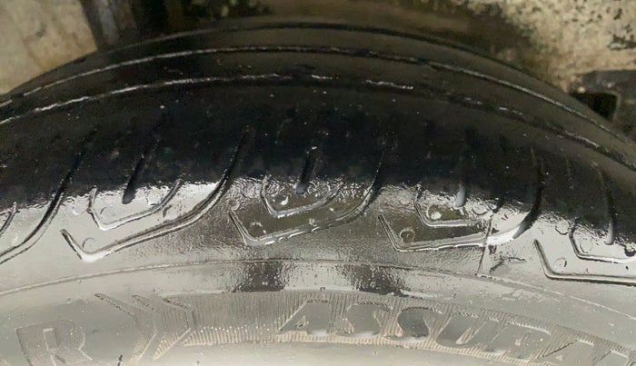 2015 Honda City 1.5L I-VTEC VX, Petrol, Manual, 1,09,081 km, Right Rear Tyre Tread