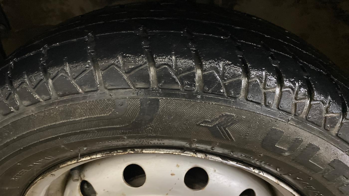 2017 Maruti Wagon R 1.0 LXI, Petrol, Manual, 22,695 km, Left Rear Tyre Tread