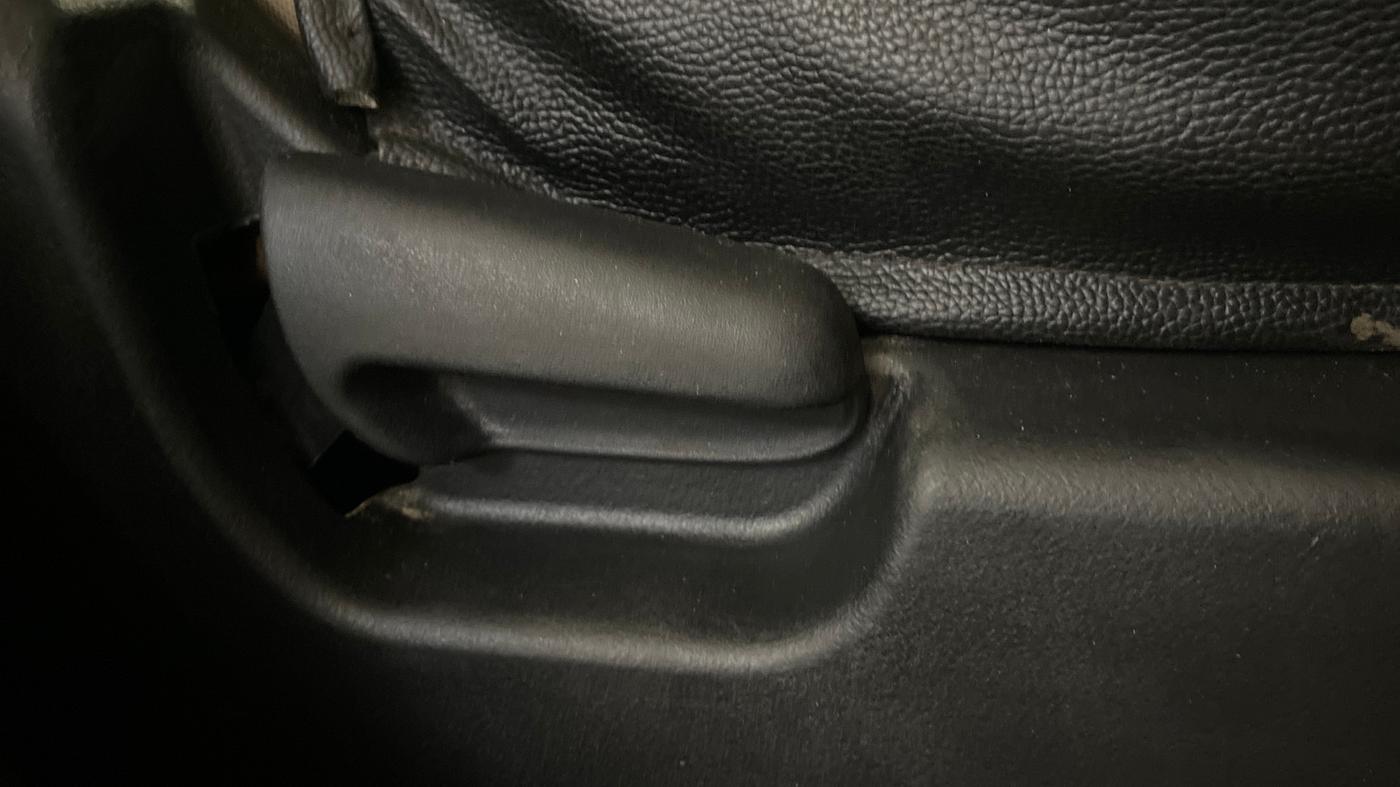 2017 Maruti Wagon R 1.0 LXI, Petrol, Manual, 22,695 km, Driver Side Adjustment Panel