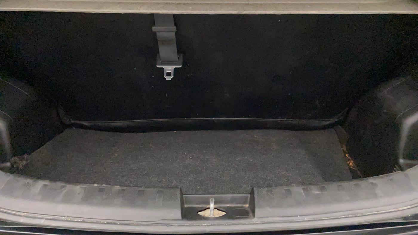 2011 Maruti Swift ZXI, Petrol, Manual, 67,971 km, Boot Inside