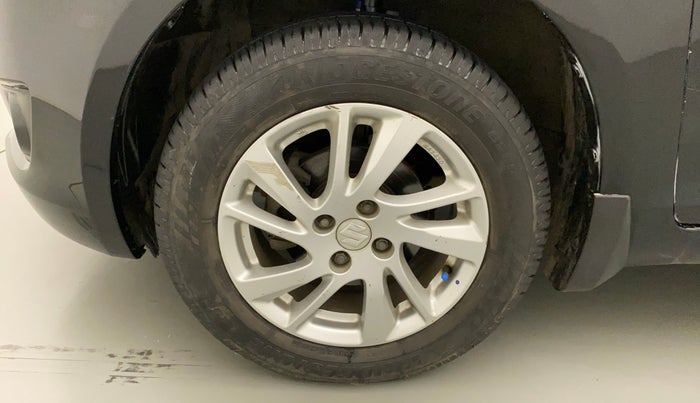 2011 Maruti Swift ZXI, Petrol, Manual, 67,971 km, Left Front Wheel