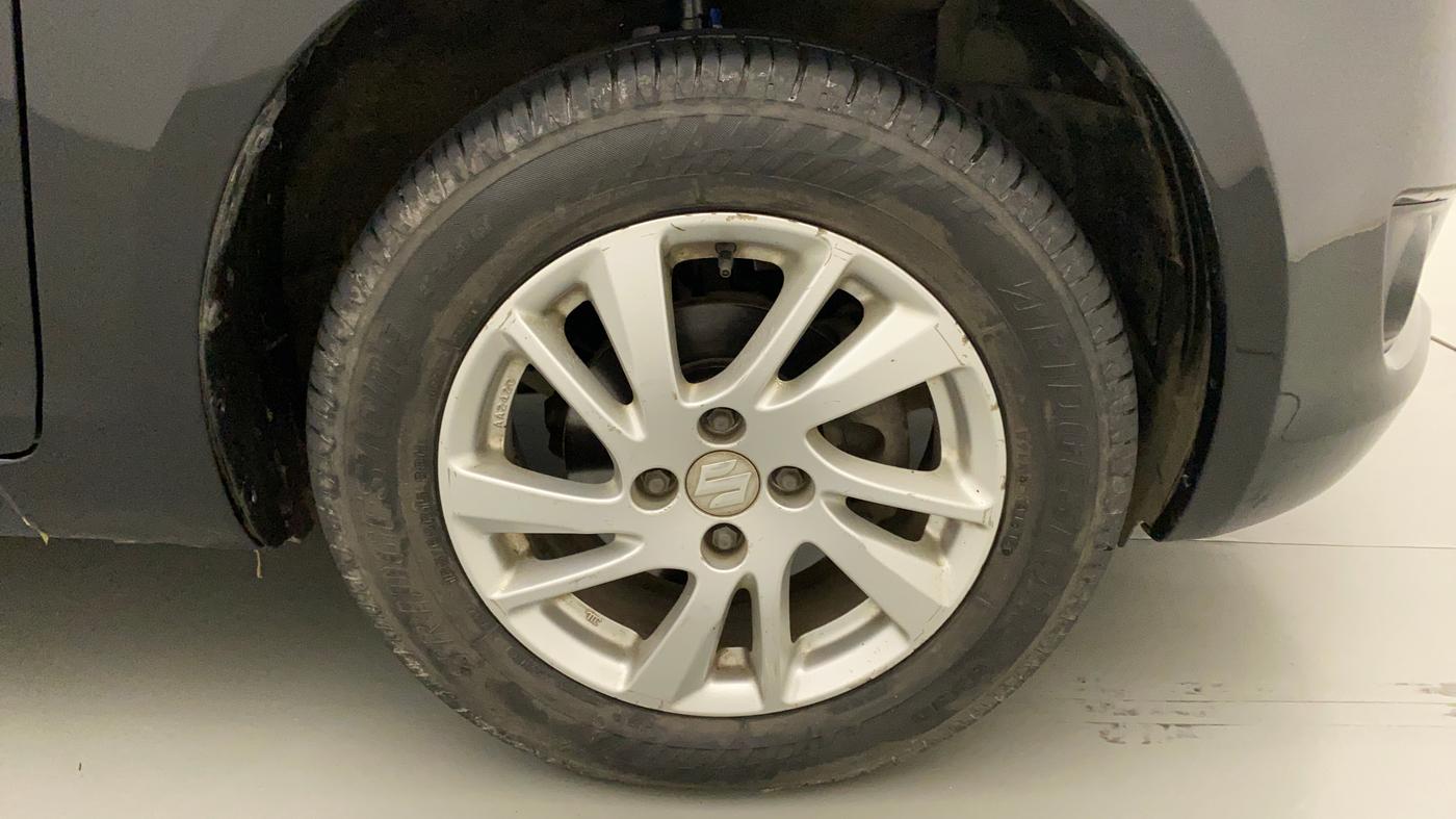 2011 Maruti Swift ZXI, Petrol, Manual, 67,971 km, Right Front Wheel