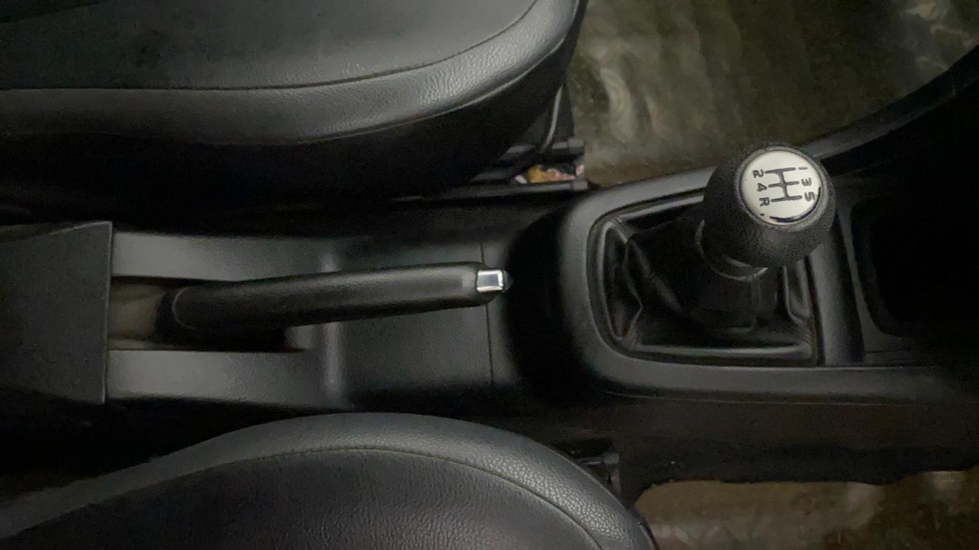 2011 Maruti Swift ZXI, Petrol, Manual, 67,971 km, Gear Lever