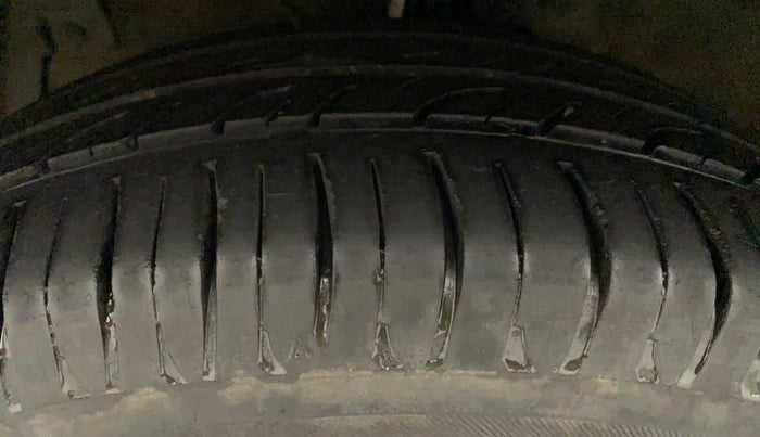 2011 Maruti Swift ZXI, Petrol, Manual, 67,971 km, Left Front Tyre Tread