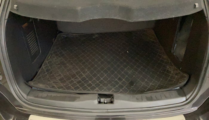 2021 Nissan Kicks XV 1.5, Petrol, Manual, 1,18,335 km, Boot Inside