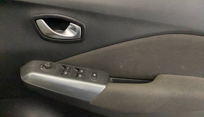 2021 Nissan Kicks XV 1.5, Petrol, Manual, 1,18,335 km, Driver Side Door Panels Control