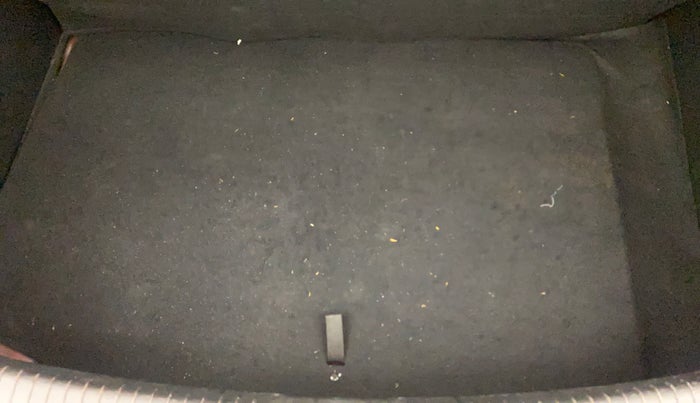 2017 Hyundai Grand i10 SPORTZ (O) 1.2 KAPPA VTVT, Petrol, Manual, 52,649 km, Boot Inside